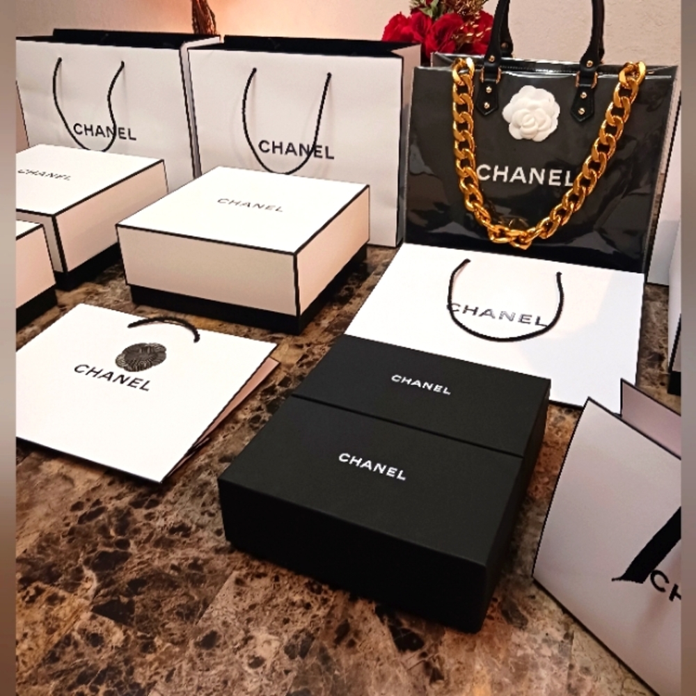 CHANEL GIFT BAGS AND BOXES🤶🎅🎁